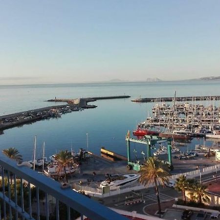 Vista Al Faro Apartment Естепона Екстериор снимка