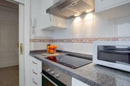 Vista Al Faro Apartment Естепона Екстериор снимка